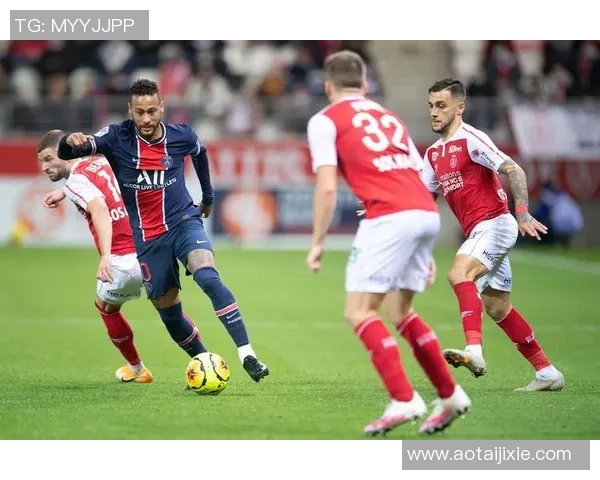 内马尔领衔巴黎圣日耳曼对决伊斯坦布尔球队的精彩较量 内马尔领衔巴黎圣日耳曼对决伊斯坦布尔球队的精彩较量